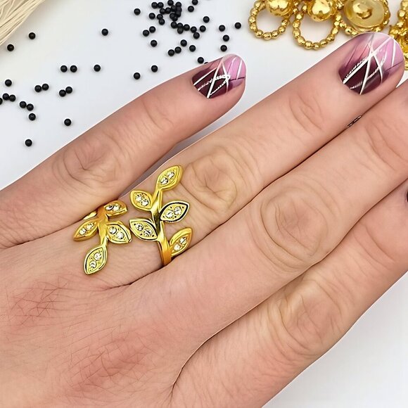 ποΈElegant 18K Gold Plated Adjustable Leaves πΏLeaf Ring Sparkling Zircon β¨ - Picture 3 of 14
